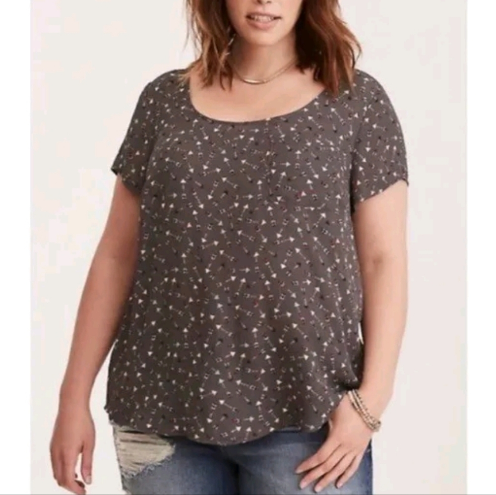 Torrid Arrow Pattern Top Size 2 - image 1